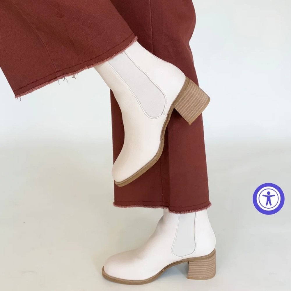Villa Creamy Nude Vegan Leather Bootie. SIZE 7